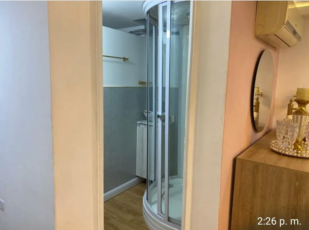 Daire Nuevo Y Lujoso Apartamento Por El Lleras Medellín Kolombiya