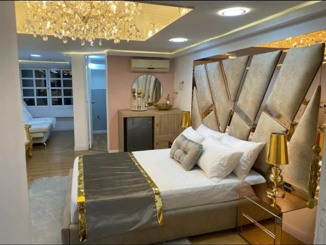 Nuevo Y Lujoso Apartamento Por El Lleras Medellín