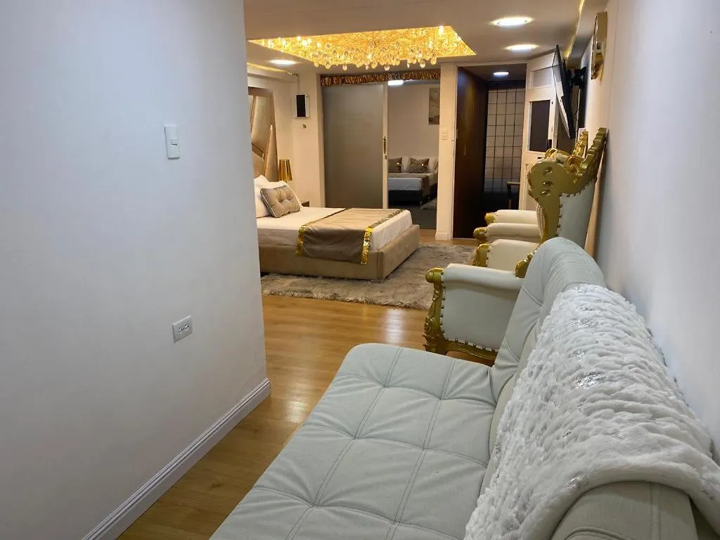 Nuevo Y Lujoso Apartamento Por El Lleras Medellín 0*,