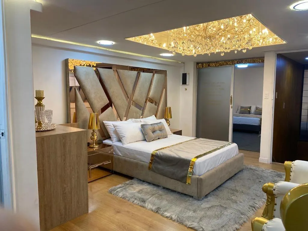 Nuevo Y Lujoso Apartamento Por El Lleras Medellín Kolombiya